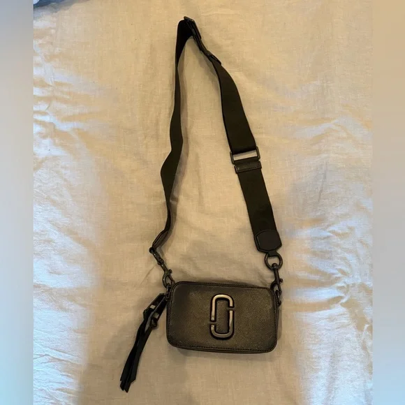 Marc Jacob’s Camera Bag - Picture 2 of 8